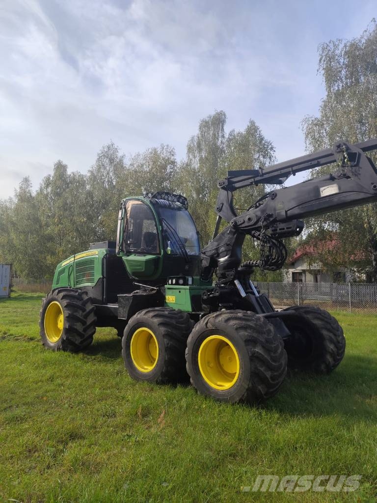 John Deere 1270 E Harvesteri