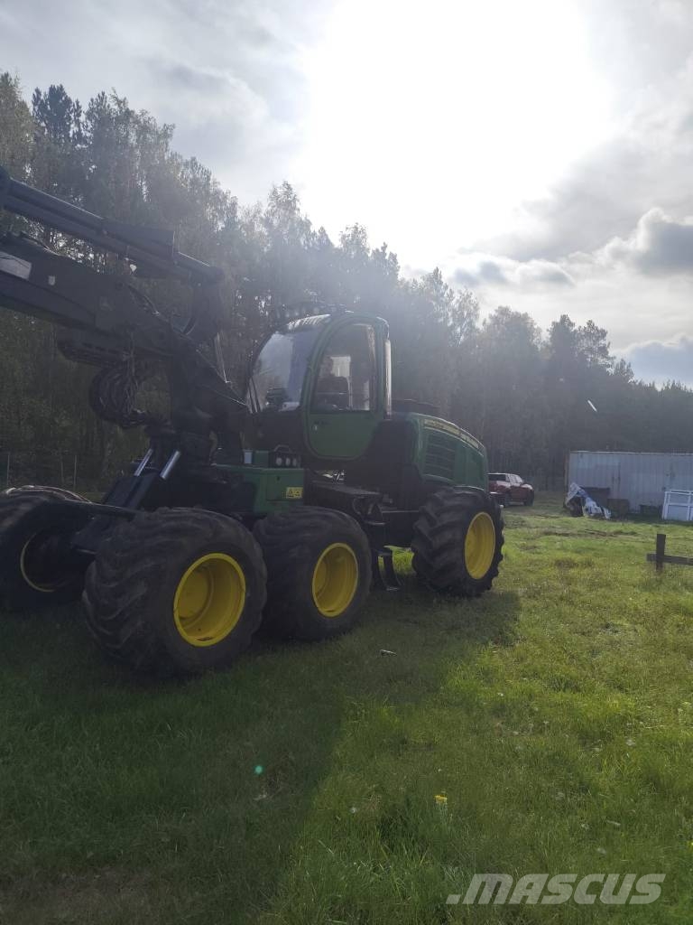 John Deere 1270 E Harvesteri