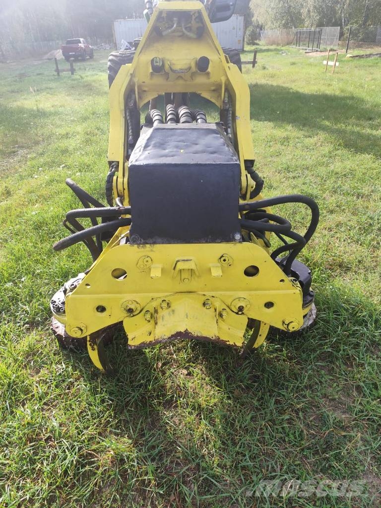 John Deere 1270 E Harvesteri