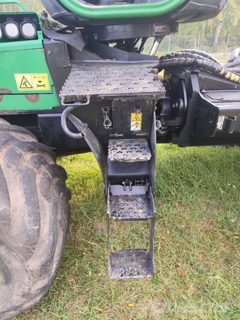 John Deere 1270 E Harvesteri