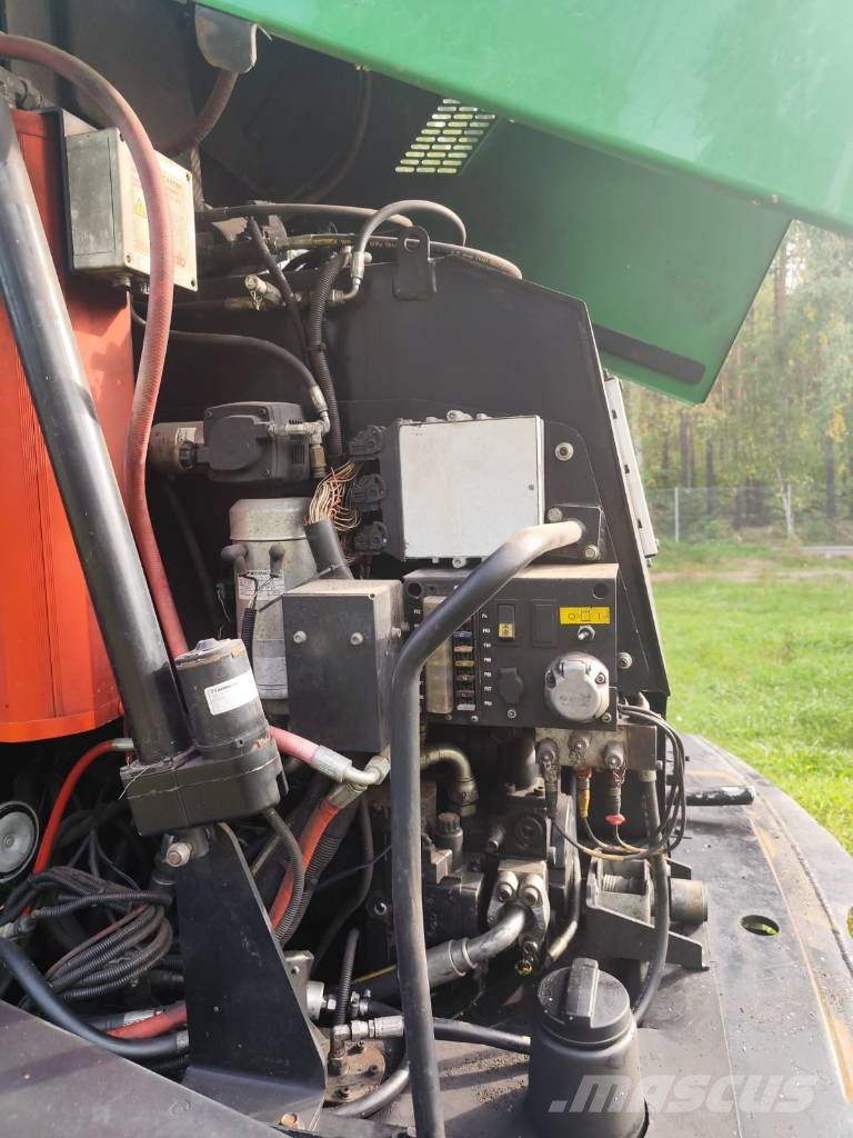 John Deere 1270 E Harvesteri