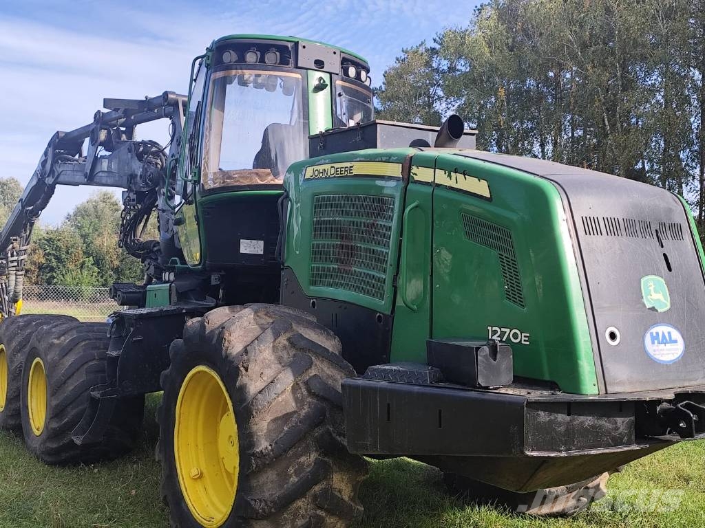 John Deere 1270 E Harvesteri