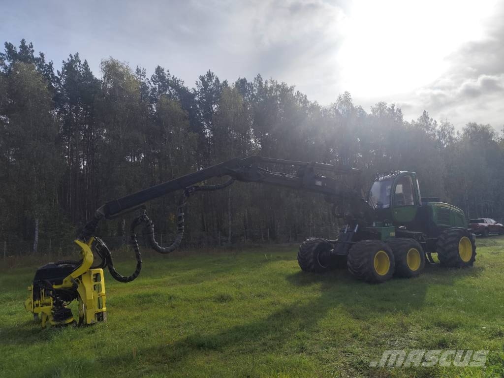 John Deere 1270 E Harvesteri