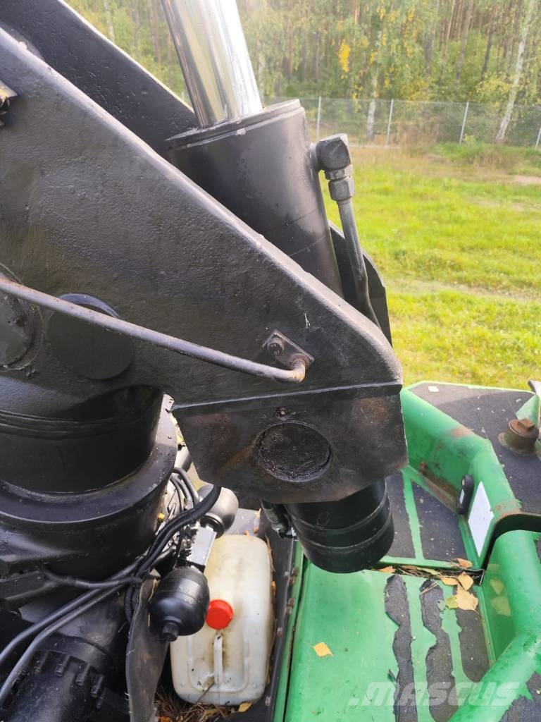 John Deere 1270 E Harvesteri