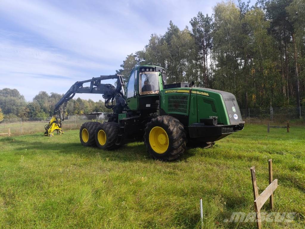 John Deere 1270 E Harvesteri