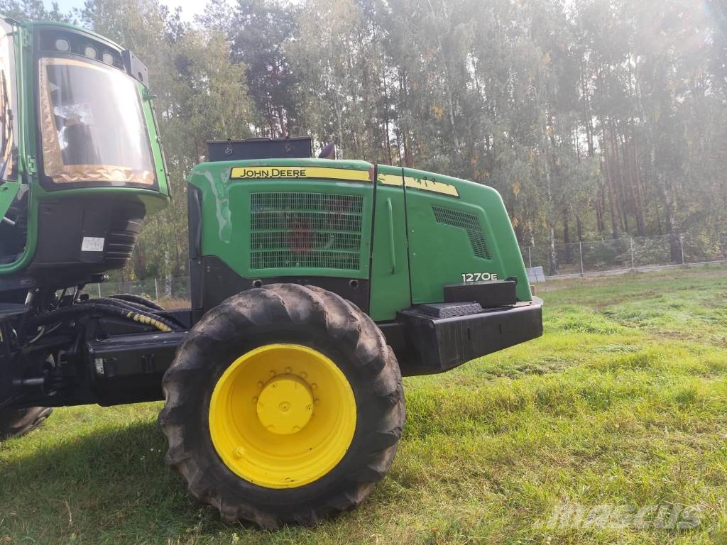 John Deere 1270 E Harvesteri