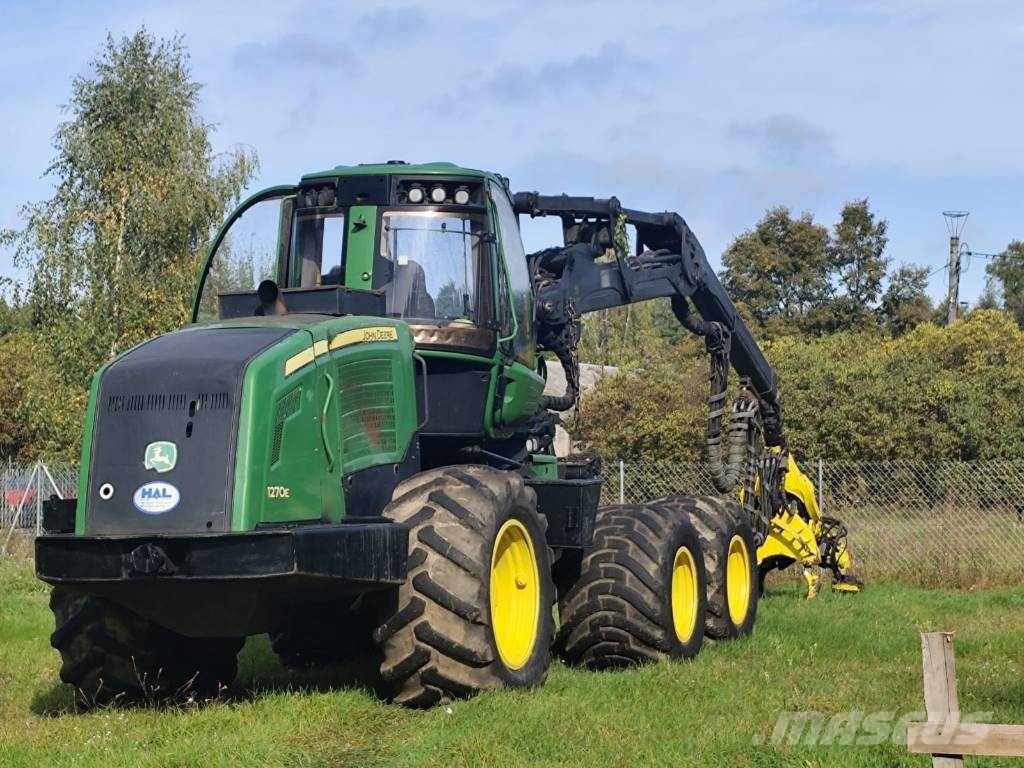 John Deere 1270 E Harvesteri
