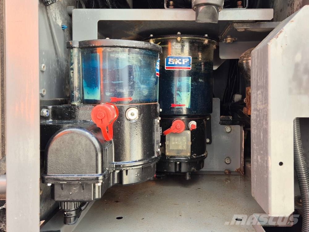 Hitachi KTEG KMC400P-6 حفارات هدم