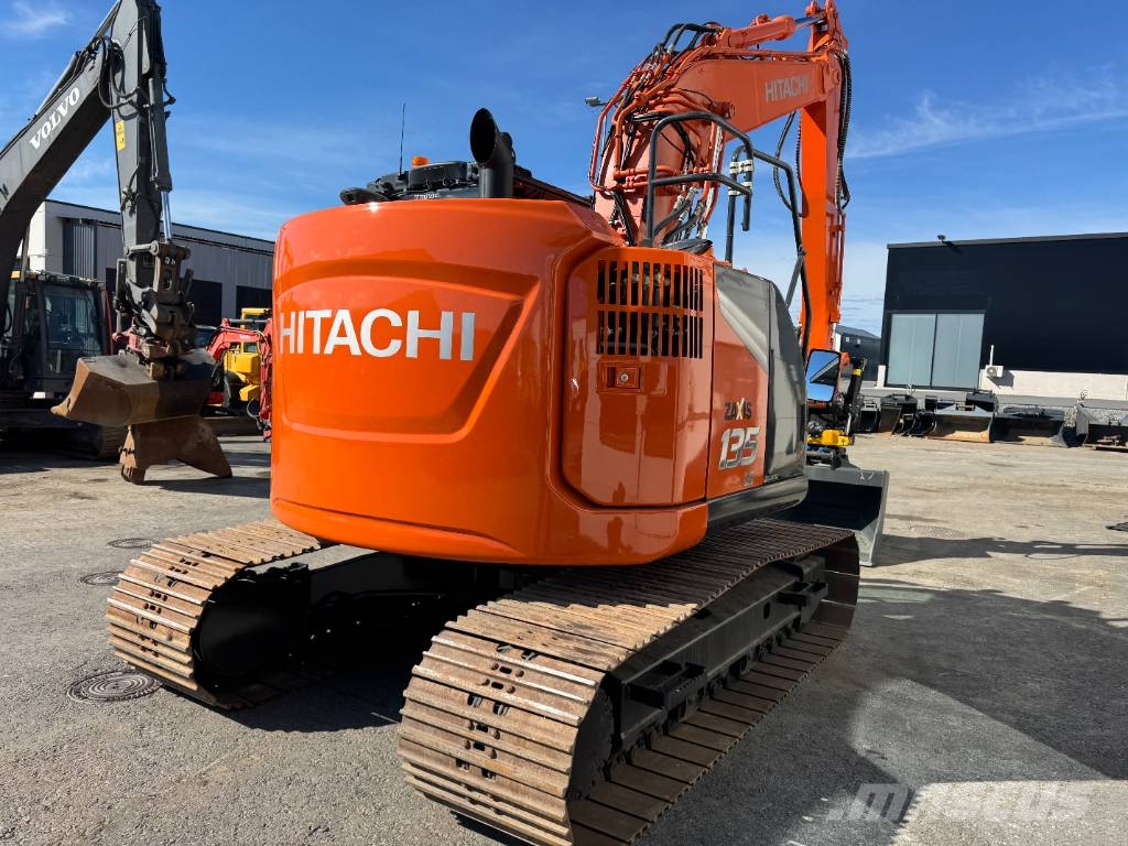 Hitachi ZX 135 US-7 履带挖掘机