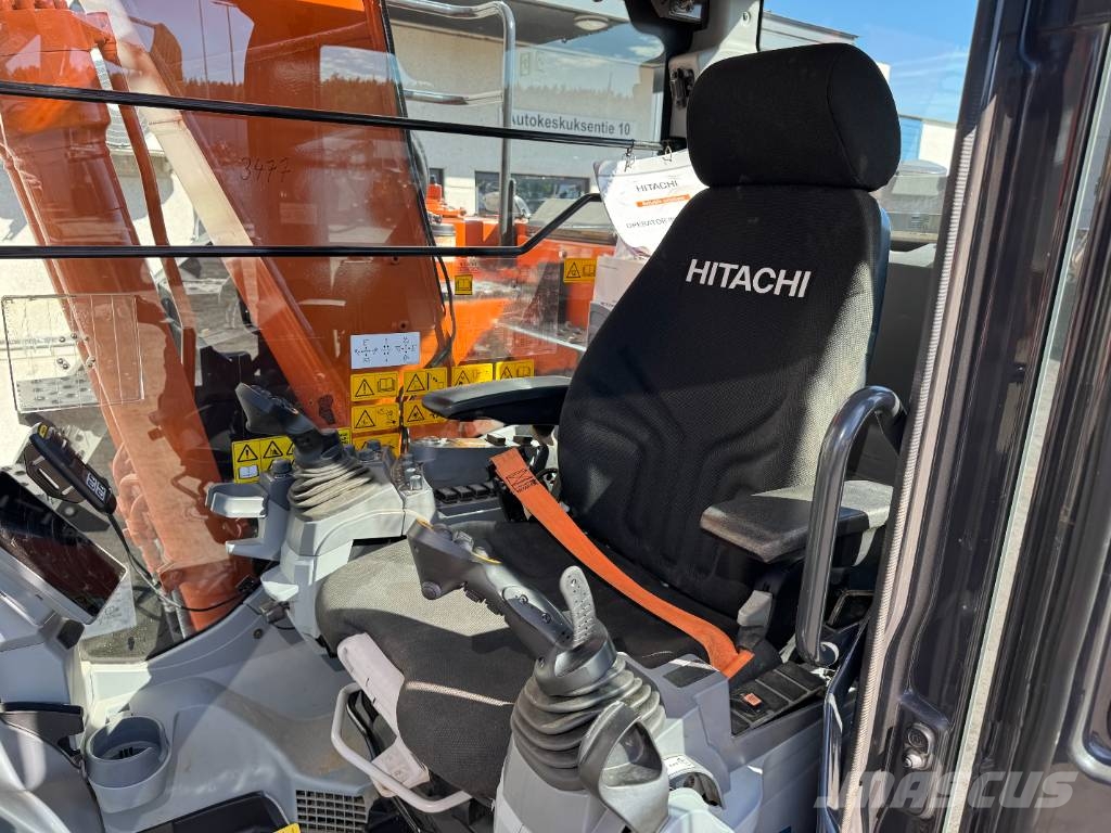 Hitachi ZX 135 US-7 履带挖掘机