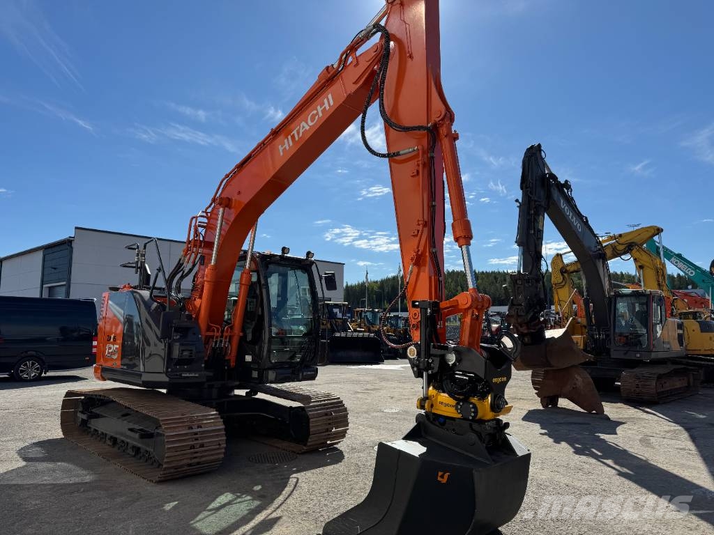 Hitachi ZX 135 US-7 履带挖掘机