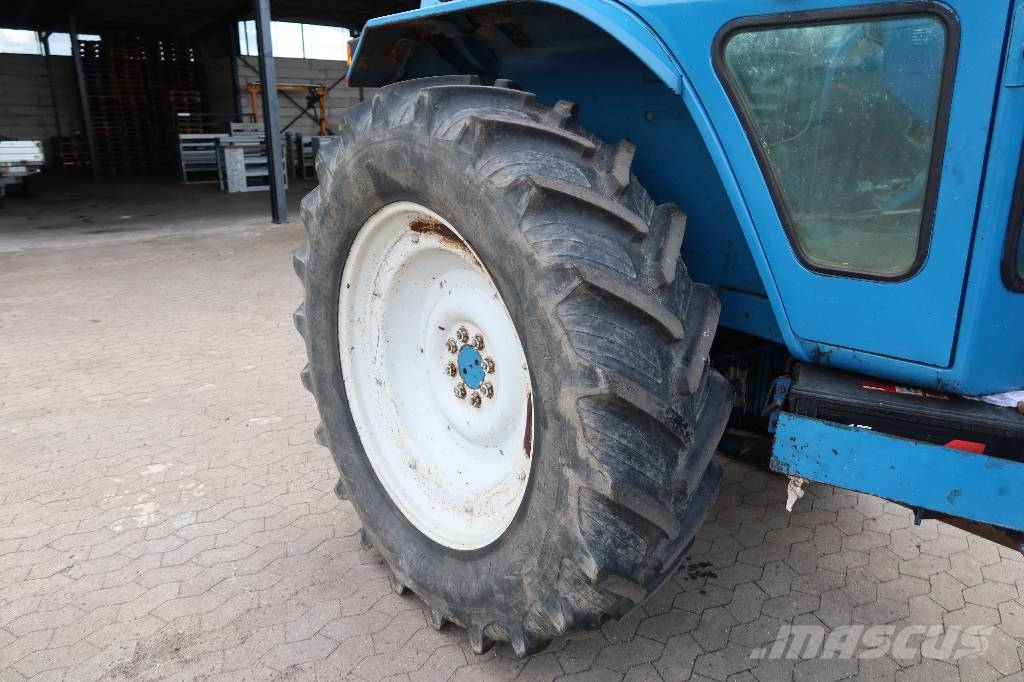 Ford 8210 Traktoren