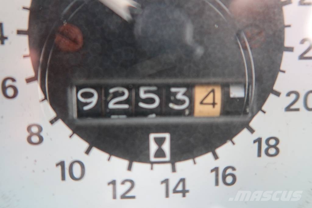 Ford 8210 Traktoren