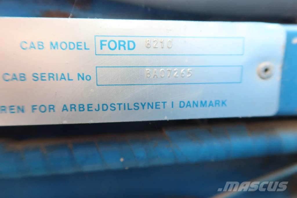 Ford 8210 Traktoren