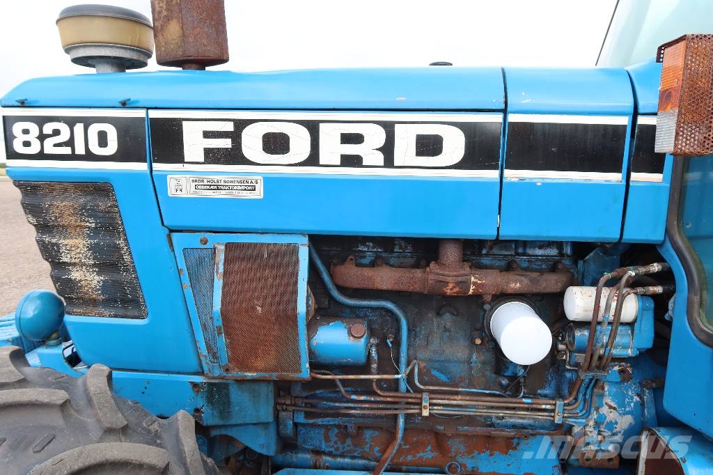 Ford 8210 Traktoren