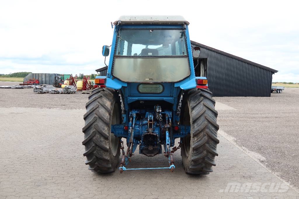 Ford 8210 Traktoren