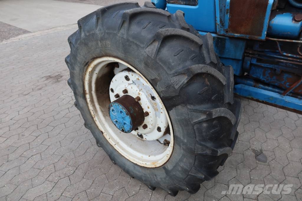 Ford 8210 Traktoren