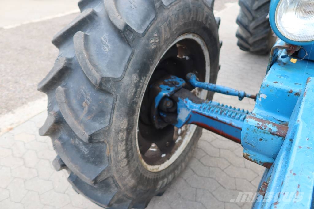 Ford 8210 Traktoren