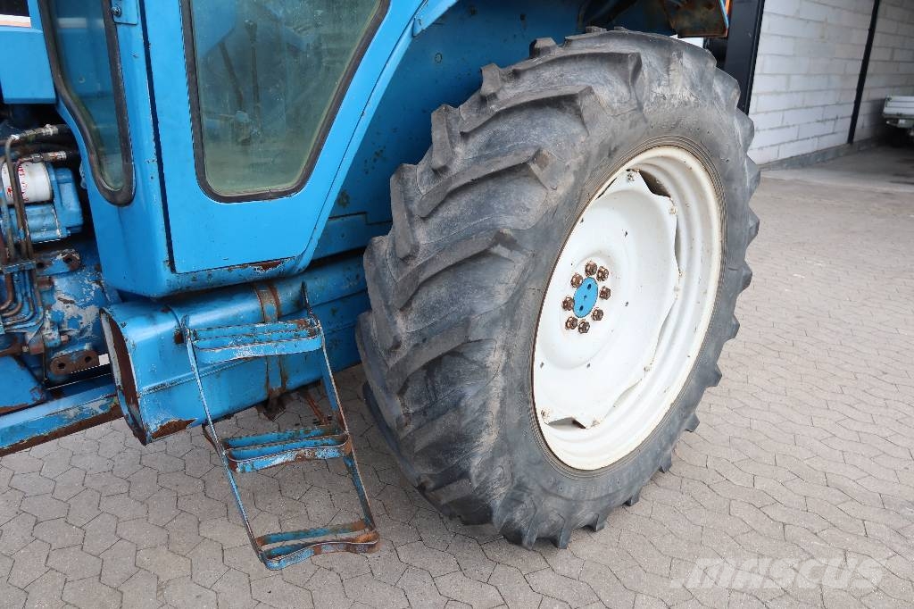 Ford 8210 Traktoren