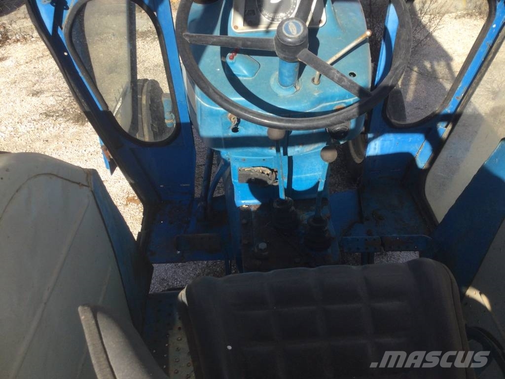 Ford 83 Ford الجرارات