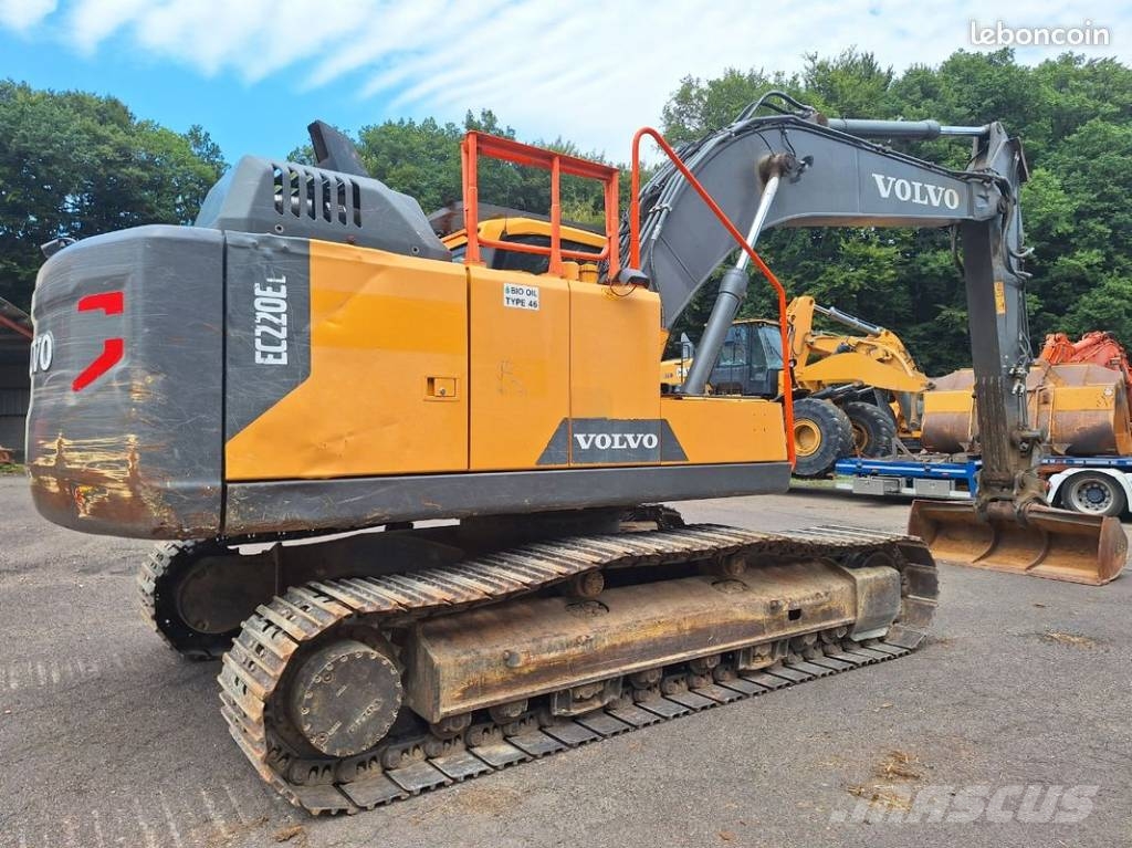 Volvo EC 220 E Pásové rýpadlá