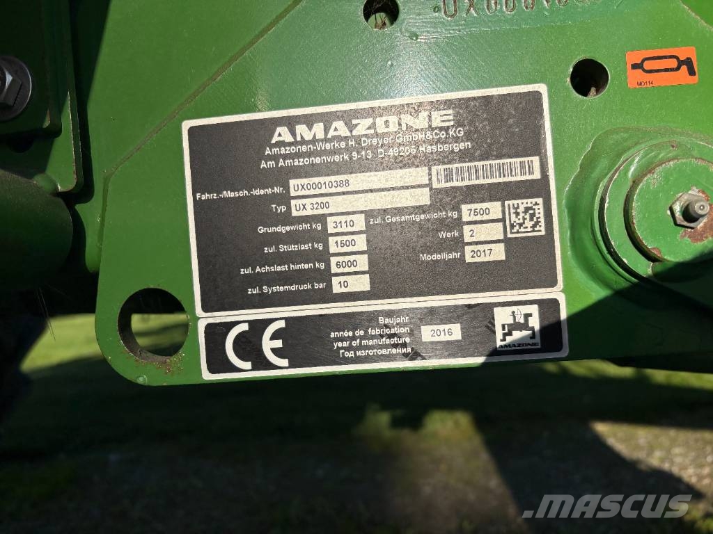 Amazone UX 3200 Super Vlečne škropilnice