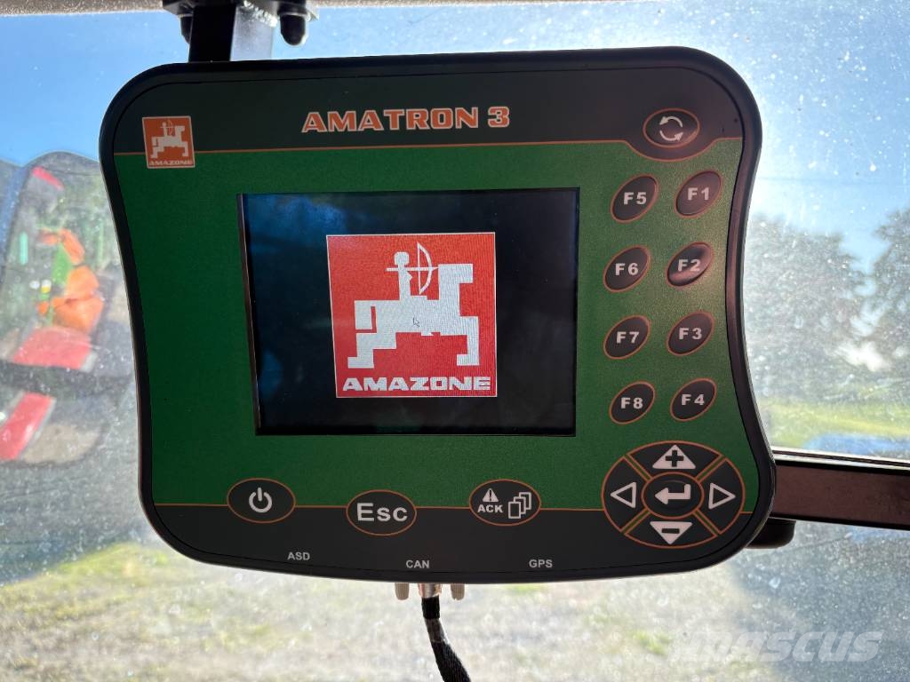 Amazone UX 3200 Super Vlečne škropilnice