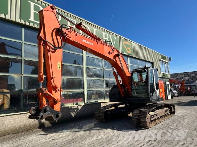 Hitachi ZX 225 US-3 Kāpurķēžu ekskavatori
