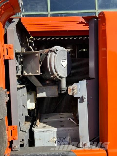 Hitachi ZX 225 US-3 Kāpurķēžu ekskavatori
