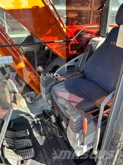 Hitachi ZX 225 US-3 Kāpurķēžu ekskavatori