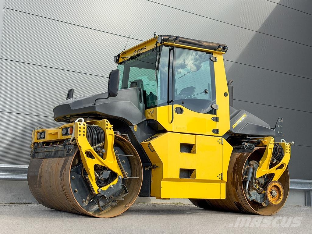 Bomag BW 174 AP-4 AM مداحل ثنائية الاسطوانة