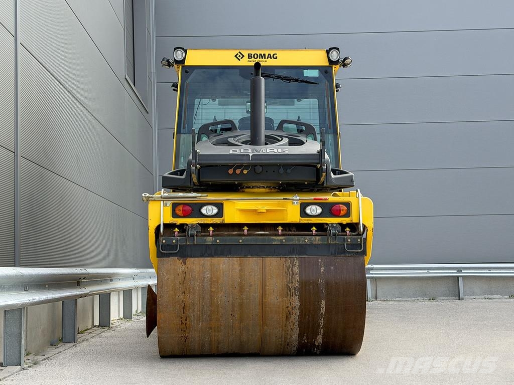 Bomag BW 174 AP-4 AM مداحل ثنائية الاسطوانة