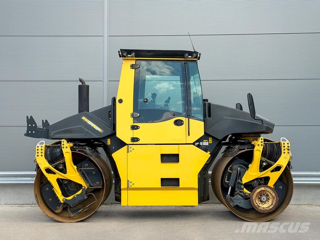 Bomag BW 174 AP-4 AM مداحل ثنائية الاسطوانة