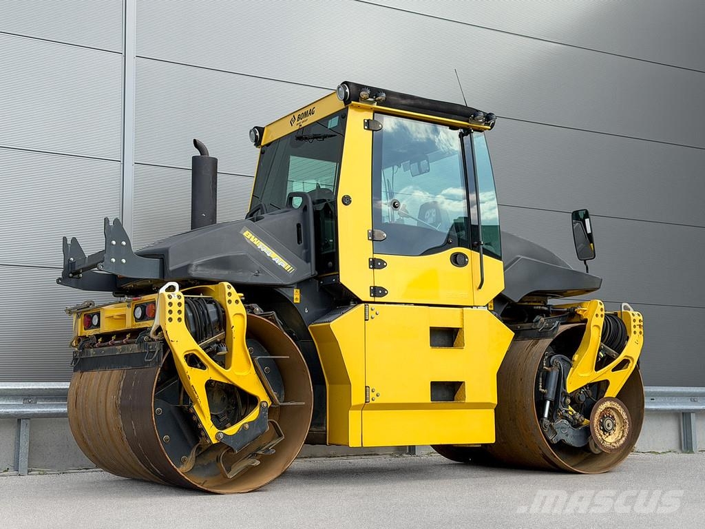 Bomag BW 174 AP-4 AM مداحل ثنائية الاسطوانة