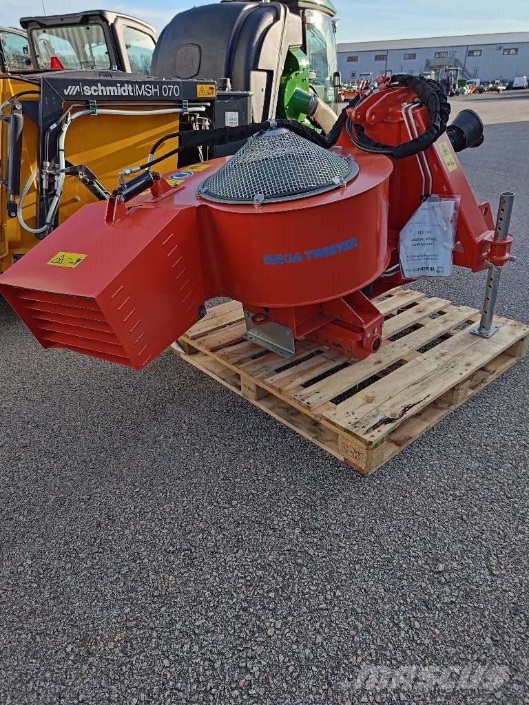 Wiedenmann megatwister lövblås pto معدات العناية بالأرض - غير ذلك