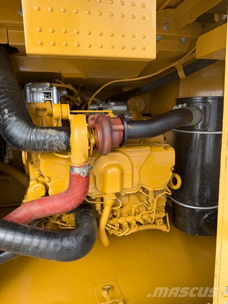 CAT 320 GC 3000 units excavators in stock Гусеничні екскаватори