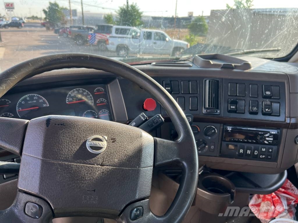 Volvo VNL 42 T300 Tegljači