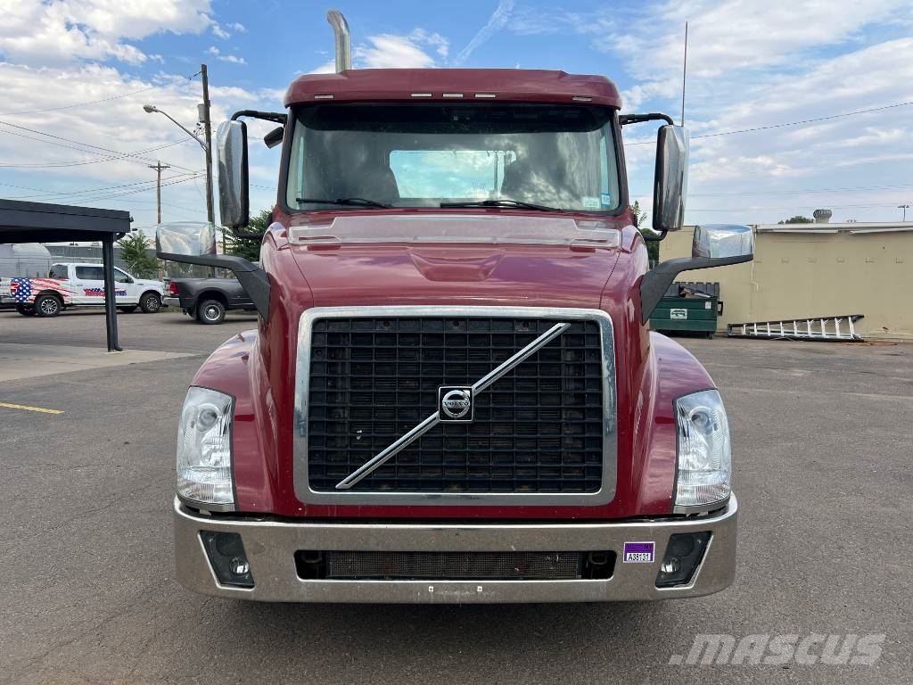 Volvo VNL 42 T300 Tegljači