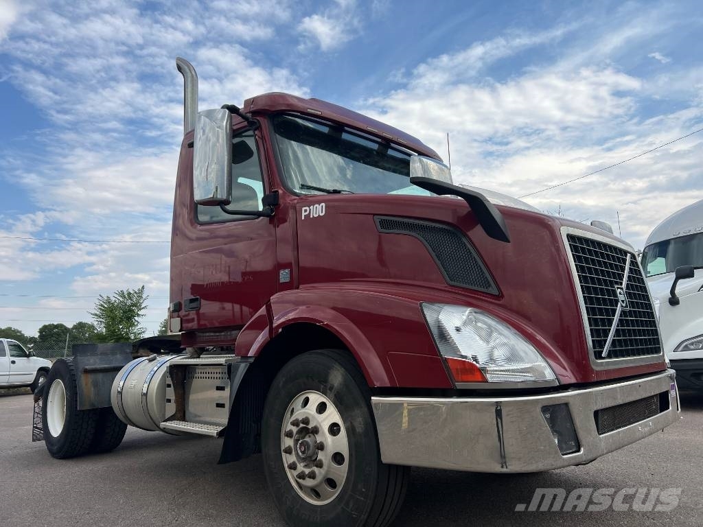 Volvo VNL 42 T300 Tegljači