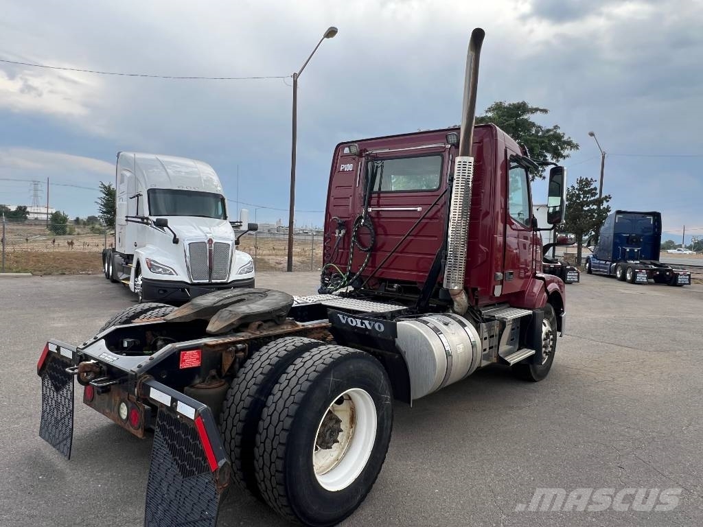 Volvo VNL 42 T300 Tegljači