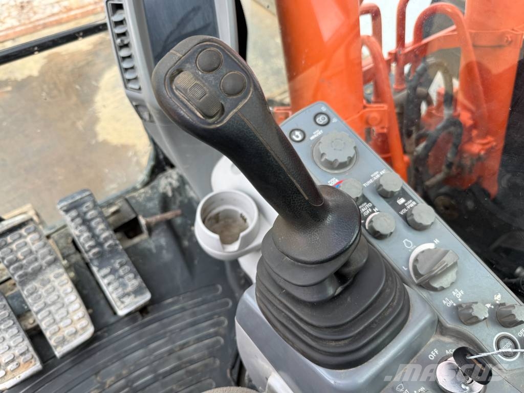 Hitachi ZX135US-6 - Quick Coupler / Automatic Greasing حفارات زحافة