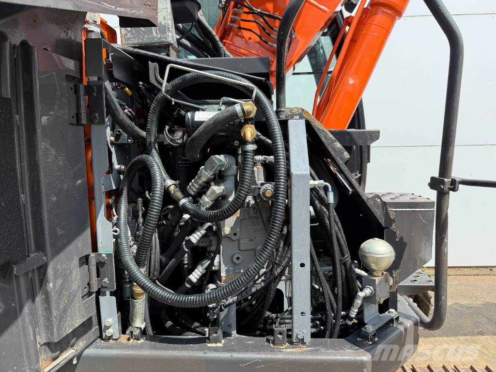 Hitachi ZX135US-6 - Quick Coupler / Automatic Greasing حفارات زحافة