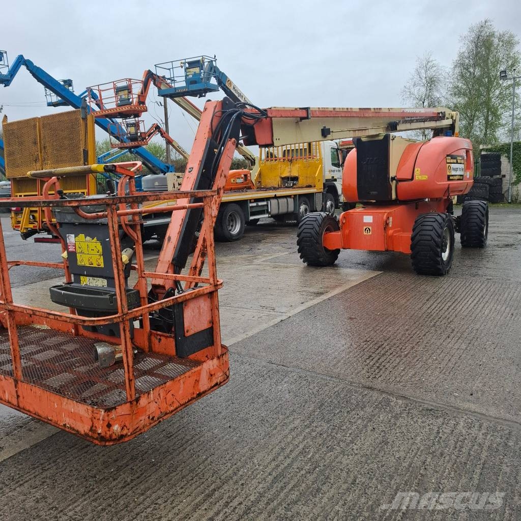 JLG 800 AJ Коленчатые подъемники