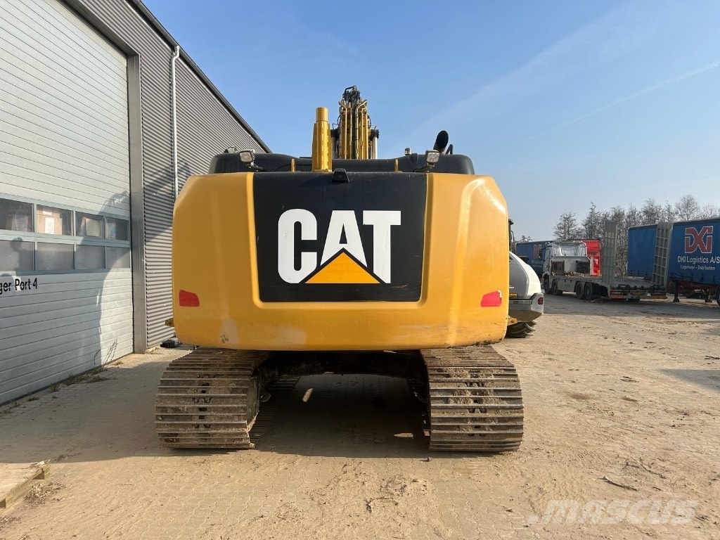 CAT 323 F L Excavatoare pe șenile