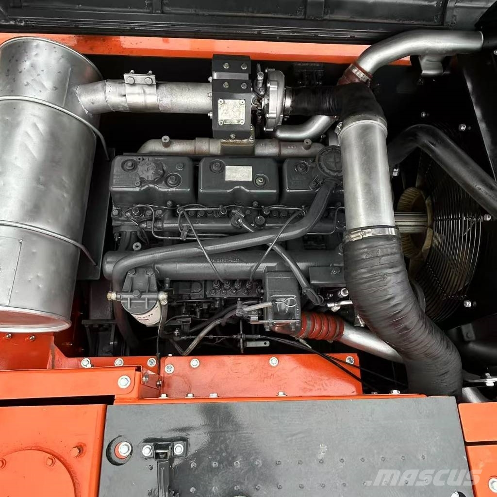 Doosan 300LC-9C Pásové rýpadlá