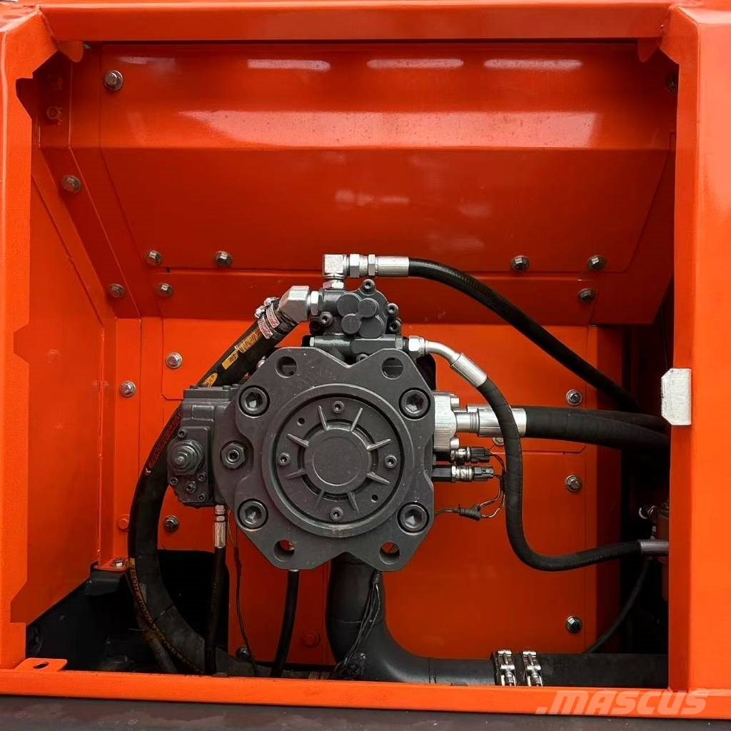 Doosan 300LC-9C Pásové rýpadlá