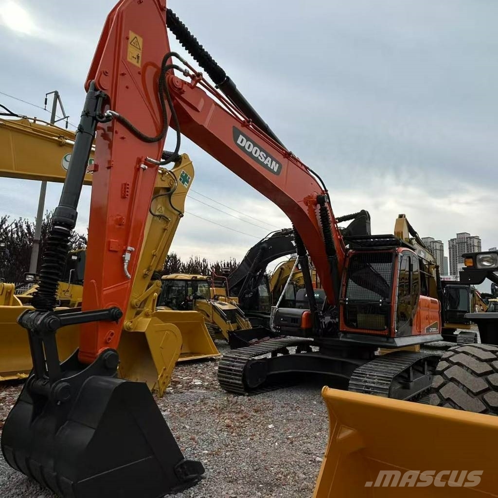 Doosan 300LC-9C Pásové rýpadlá