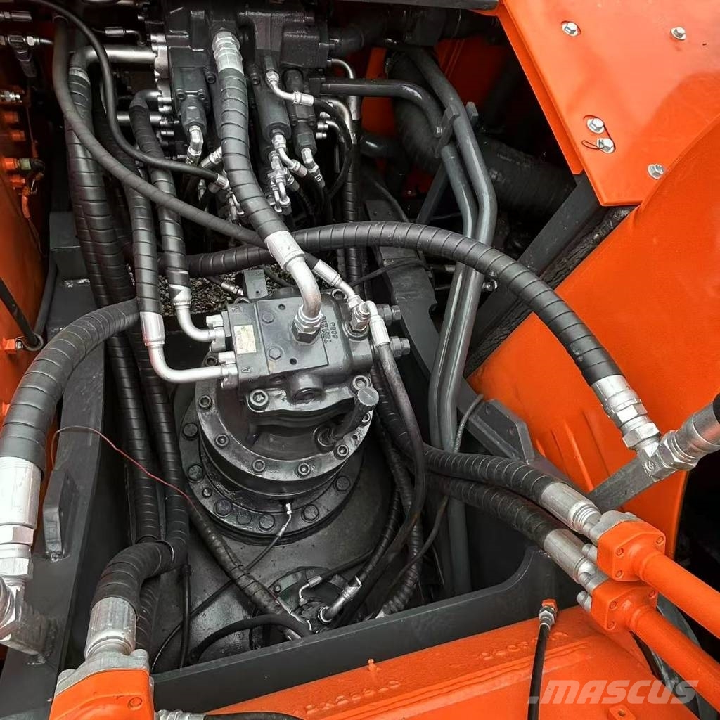 Doosan 300LC-9C Pásové rýpadlá