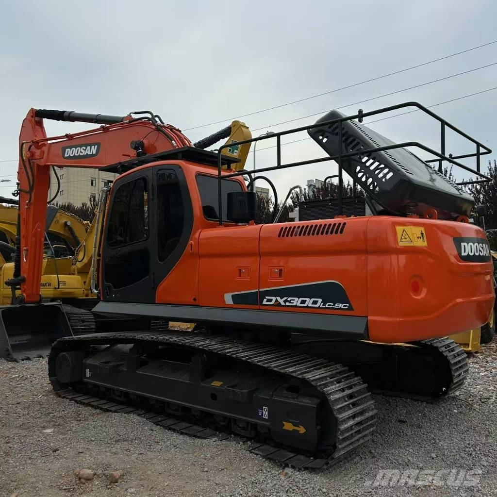Doosan 300LC-9C Pásové rýpadlá