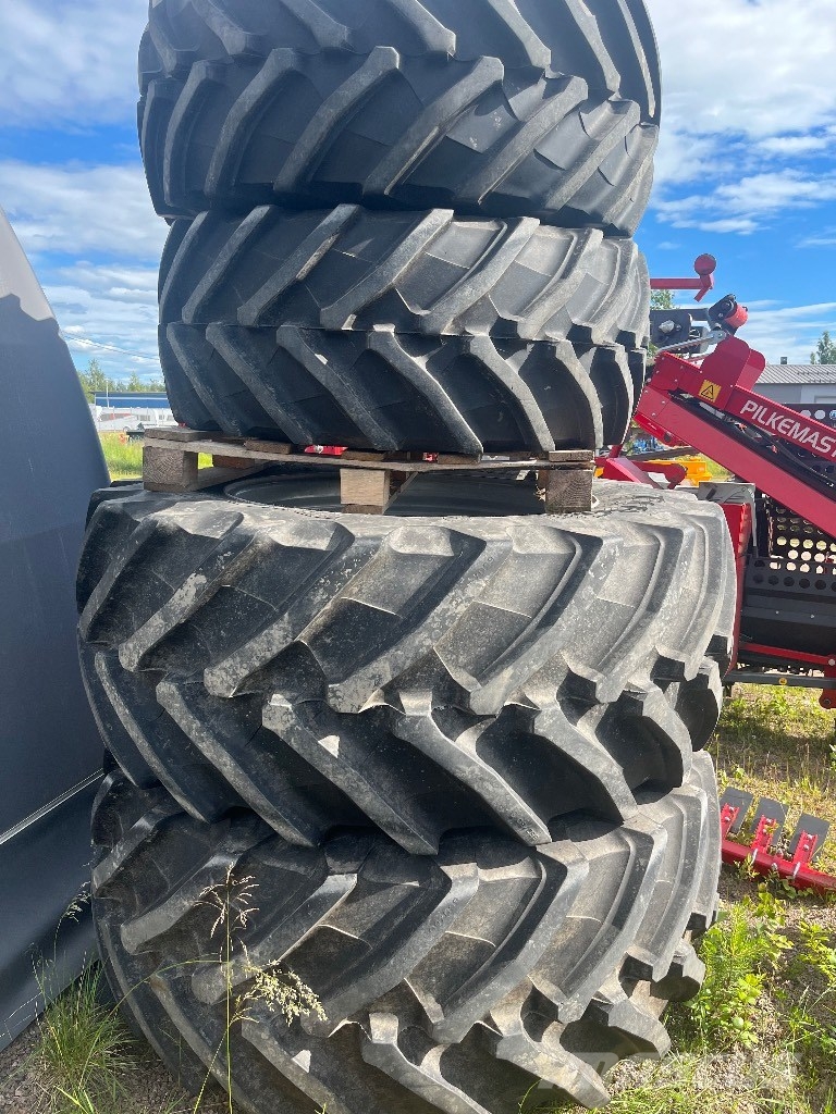 Trelleborg 650 60 R38 & 520 60 R28 ملحقات أخرى للجرارات